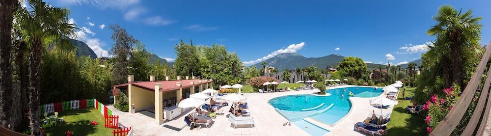 Astoria Resort Riva del Garda Kültér fotó